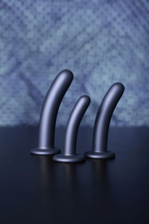 Smooth Silicone G-Spot Dildo - 7'' / 17 cm