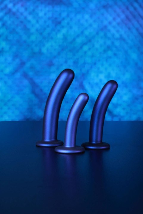 Smooth Silicone G-Spot Dildo - 7'' / 17 cm